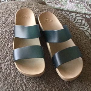 Roxy slides